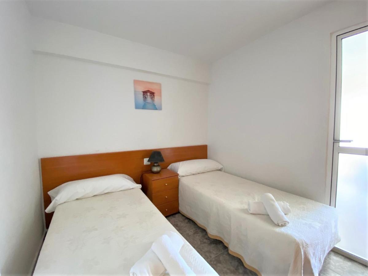 Carabelas Apartments Бенидорм Екстериор снимка