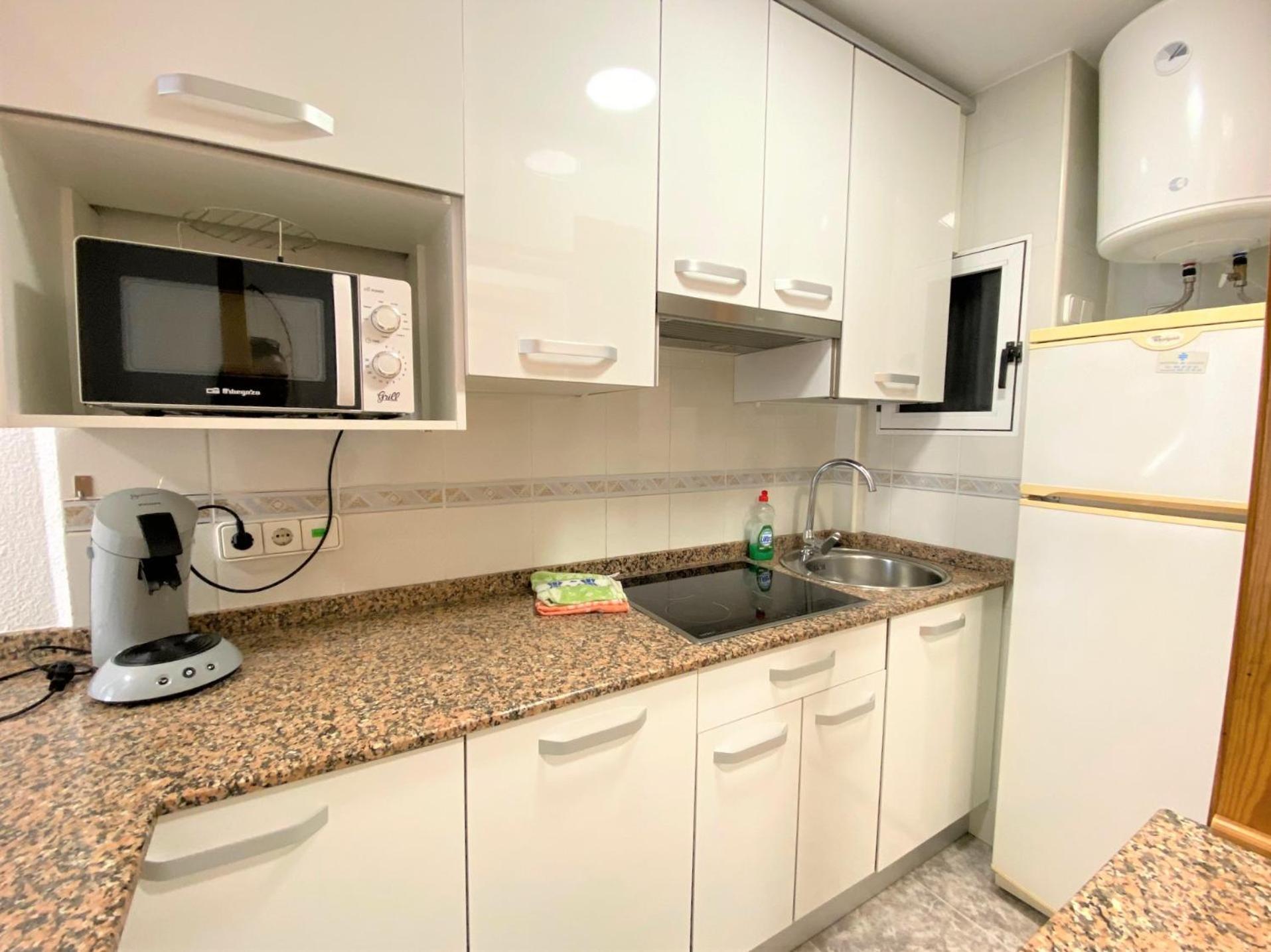 Carabelas Apartments Бенидорм Екстериор снимка