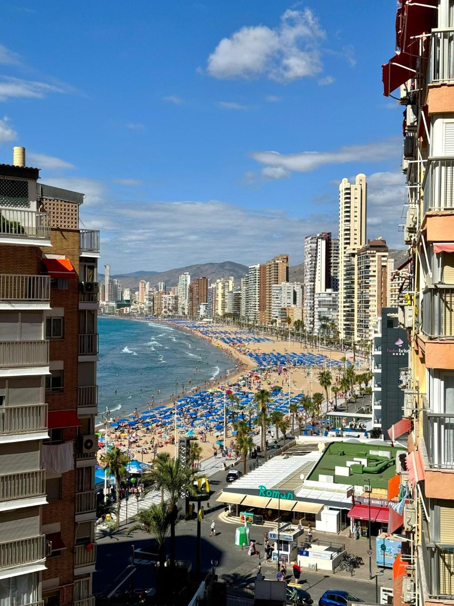 Carabelas Apartments Бенидорм Екстериор снимка